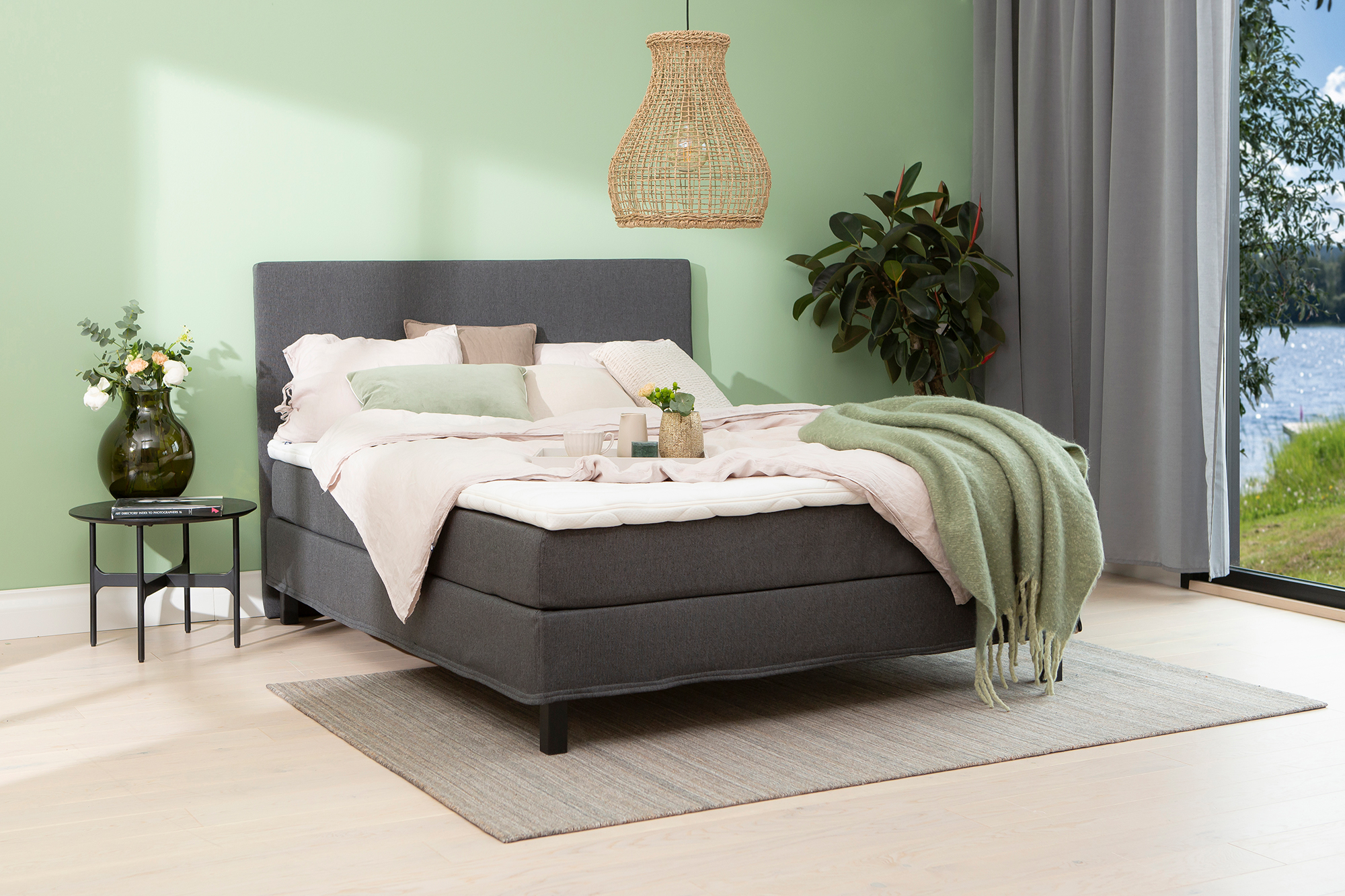 Uni double bed